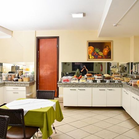 Hotel Casa Nova Várzea Grande Eksteriør billede